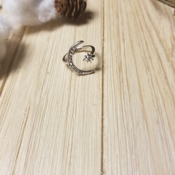 🌙⭐Beautiful Star and Moon Adjustable Ring in SILVER 🌙⭐ - Picture 8 of 12